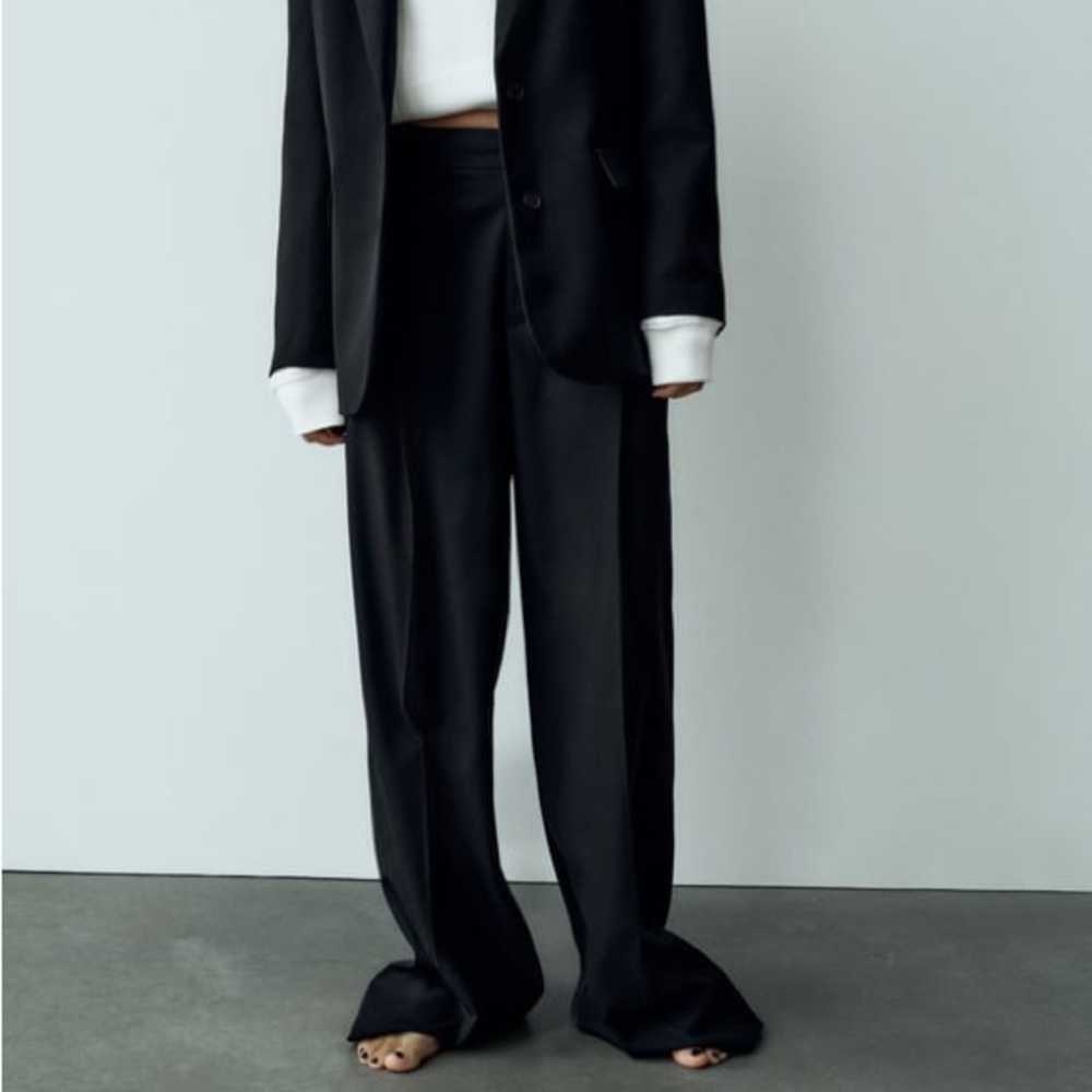 Zara NWT Trousers full length pleated pants black size small